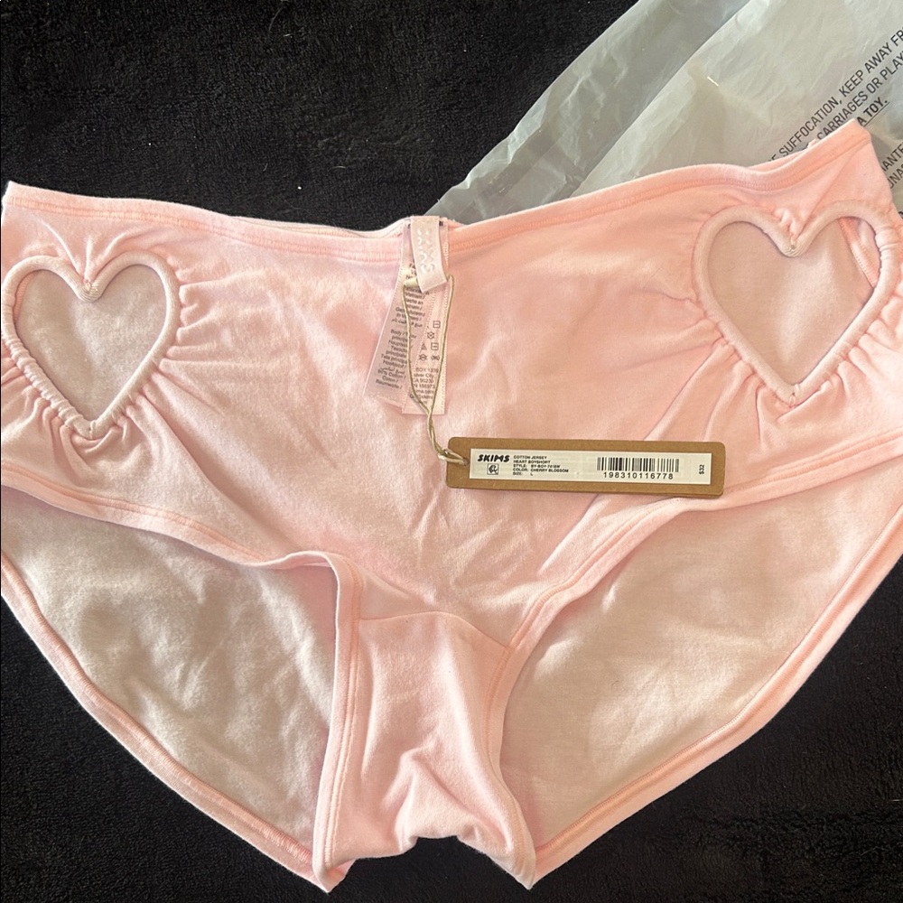 NWT Skims Cherry Blossom  Pink Heart Cutout Boy Shorts - Picture 3 of 5